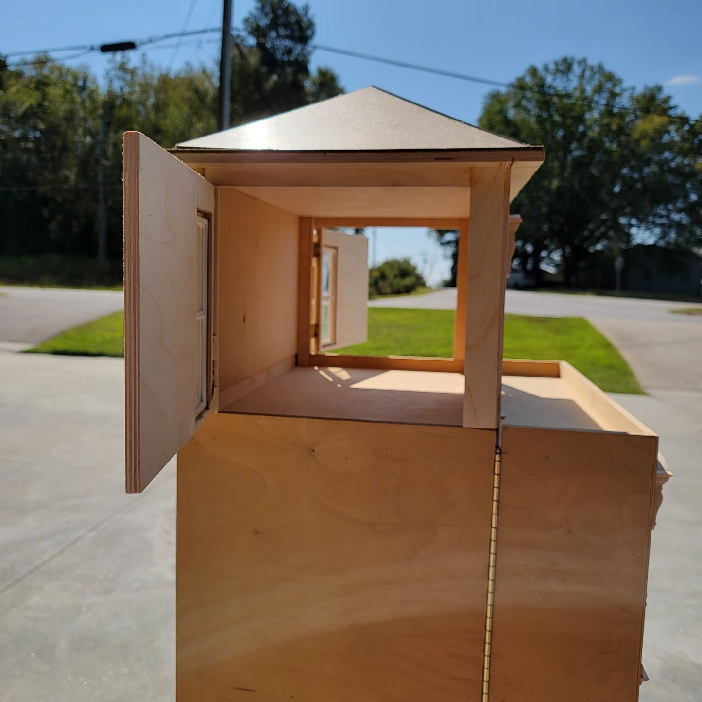 Custom Shell Ladies Shop or Antique Store