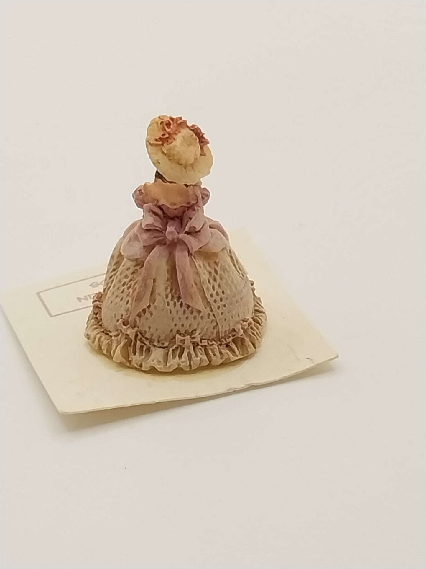 CRH945, Victorian Lady Figurine, Peach