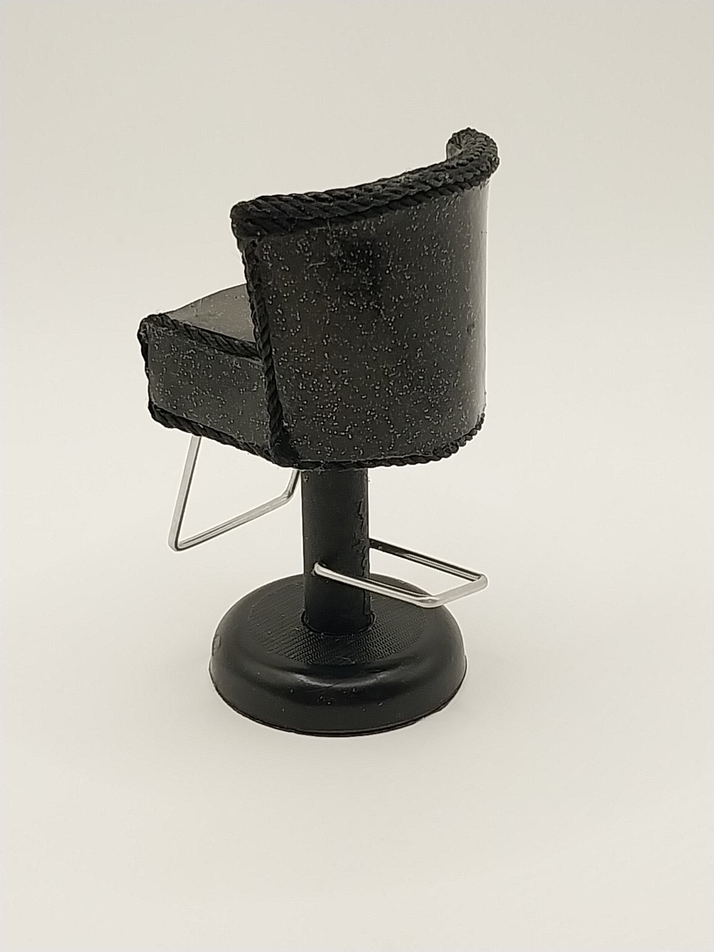 Beauty Parlor Cutting Chair, Black