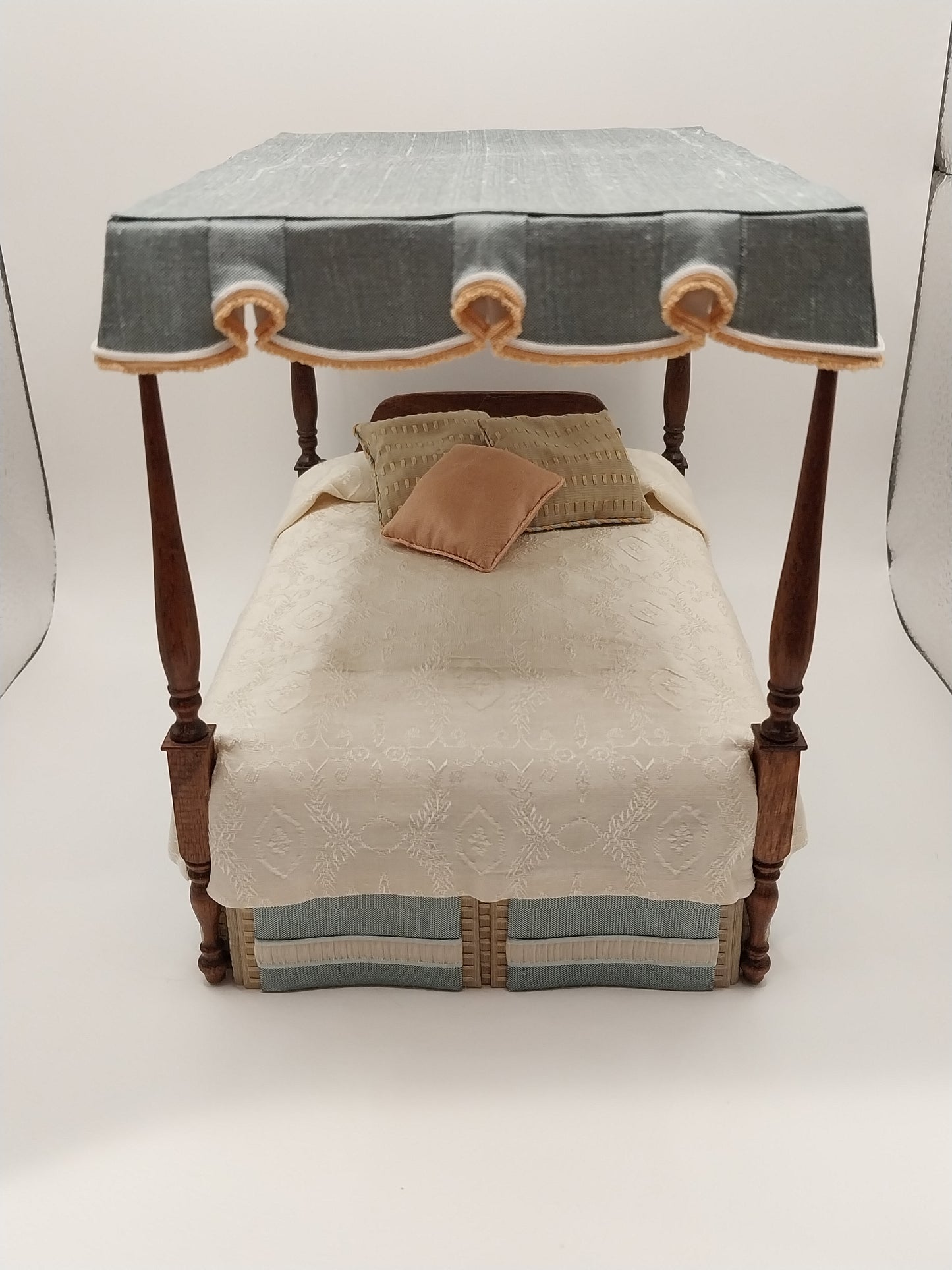 Georgian Canopy Bed, Dressed, Walnut