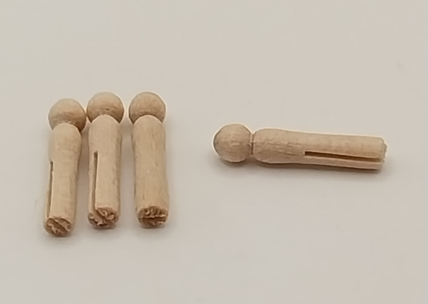 Real Wooden Clothes Pins, 4pcs, #325