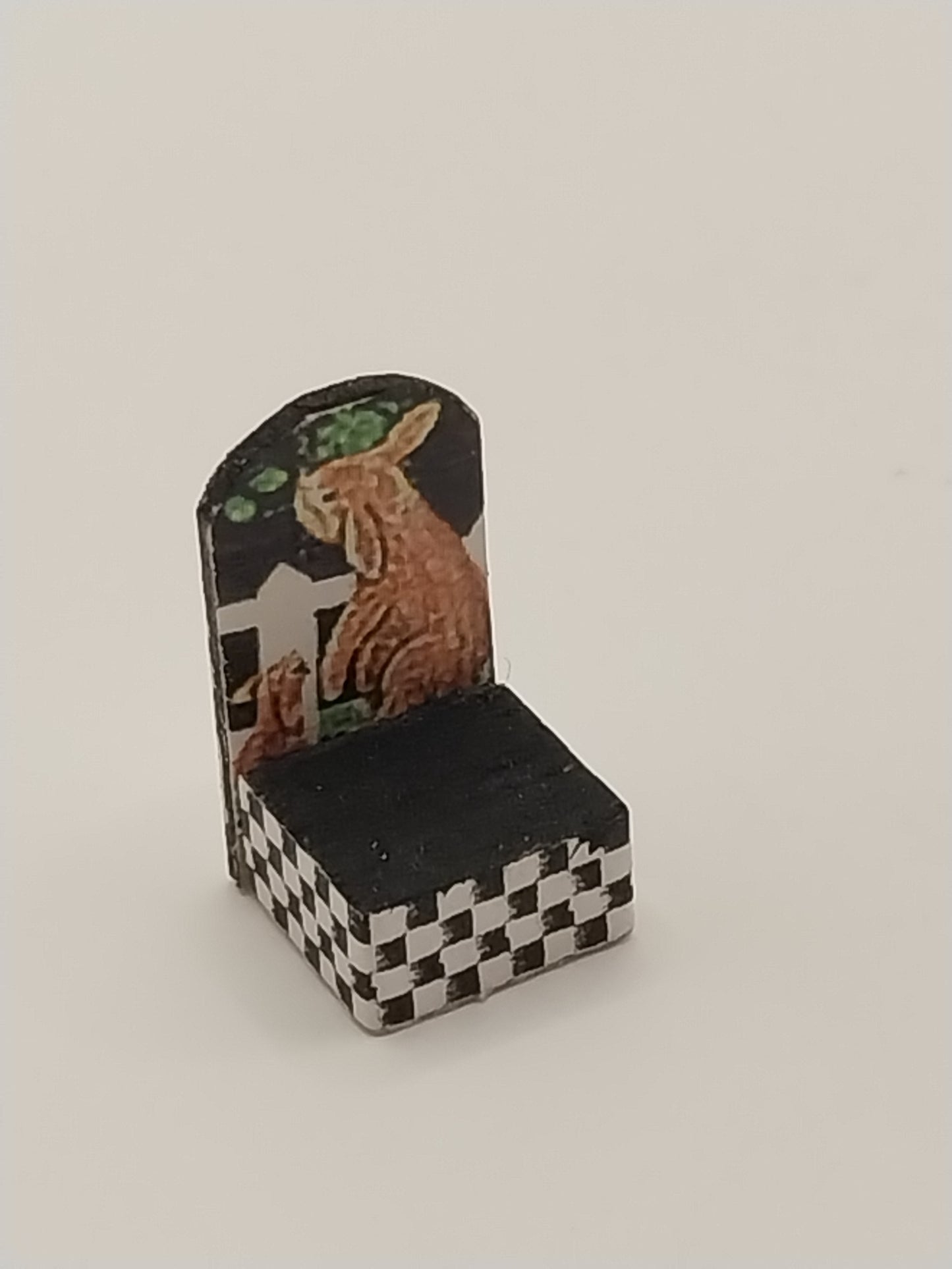 1/4" Scale Table & 2 Garden Chairs, Bunnies & Carrots