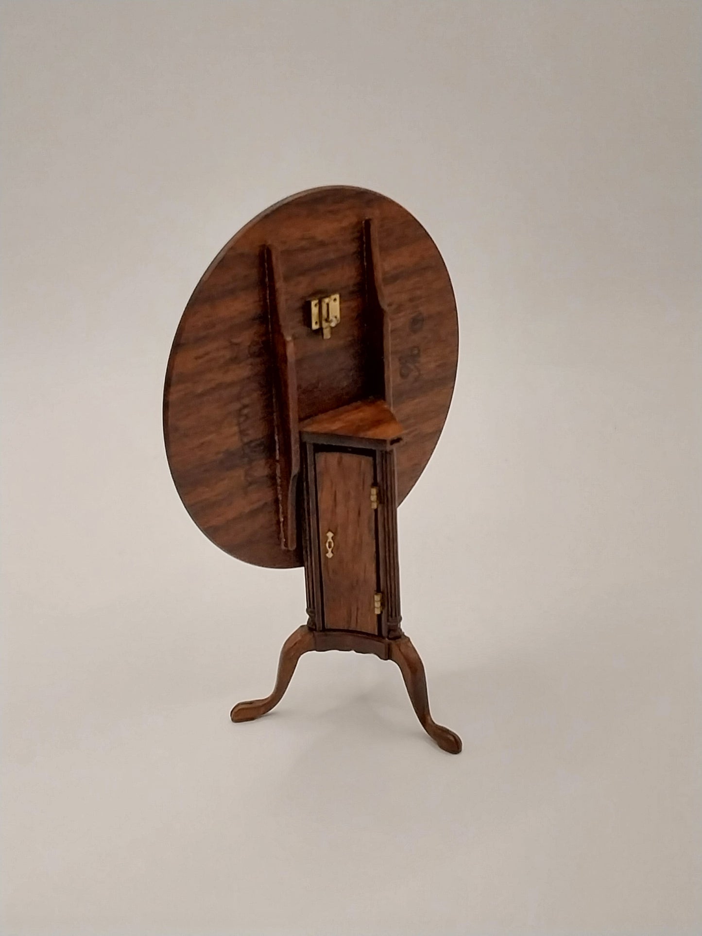 Tea Table With Tilt Top Latching