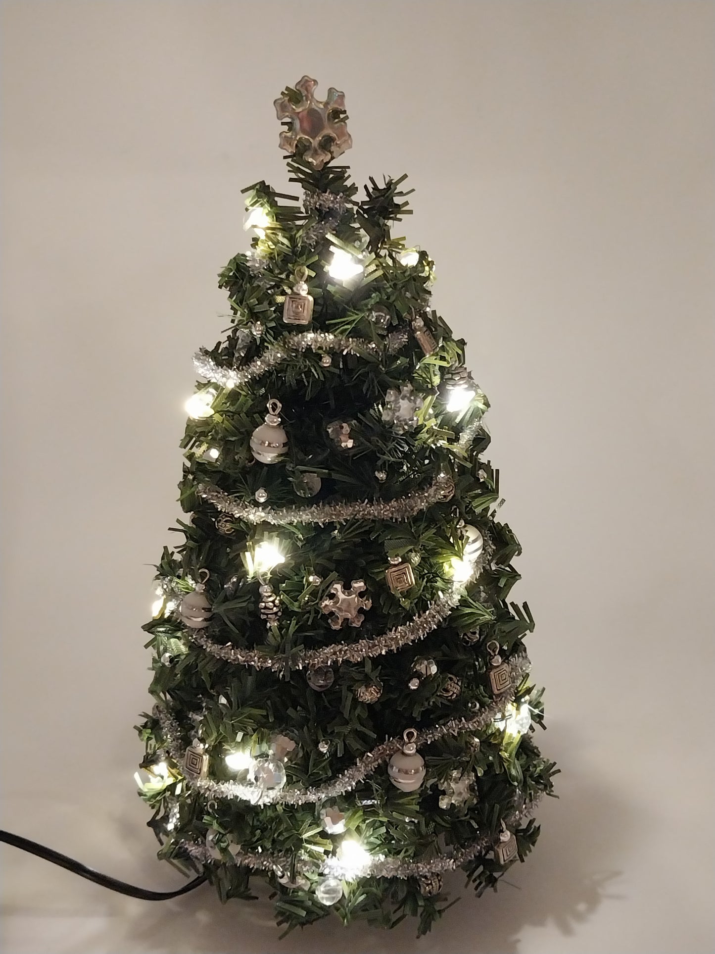 Working Christmas Tree, Silver & White