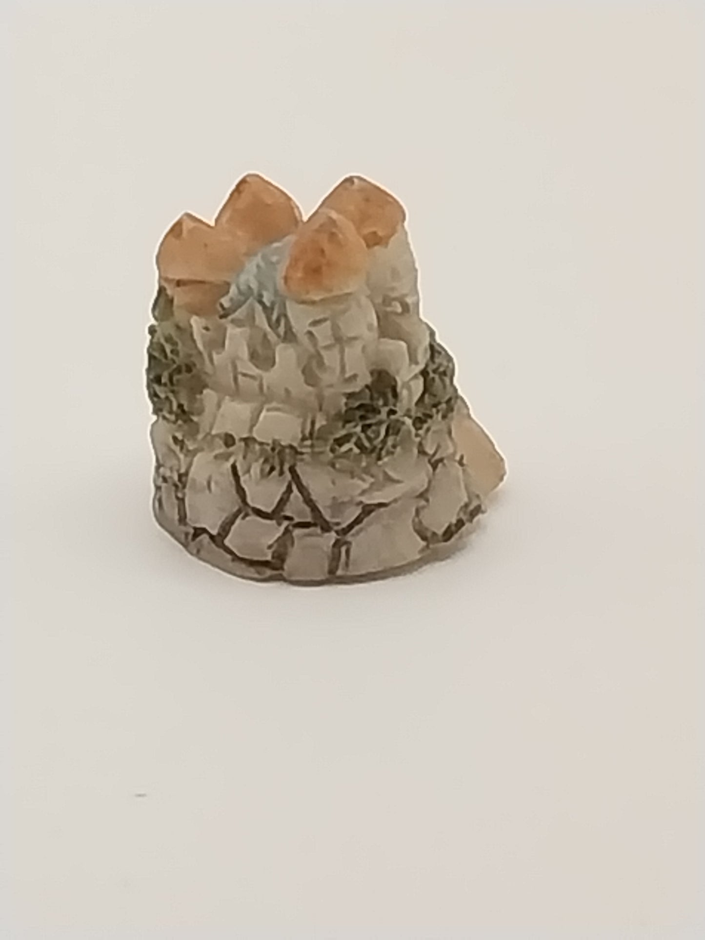 Tiny Figurine, Castle