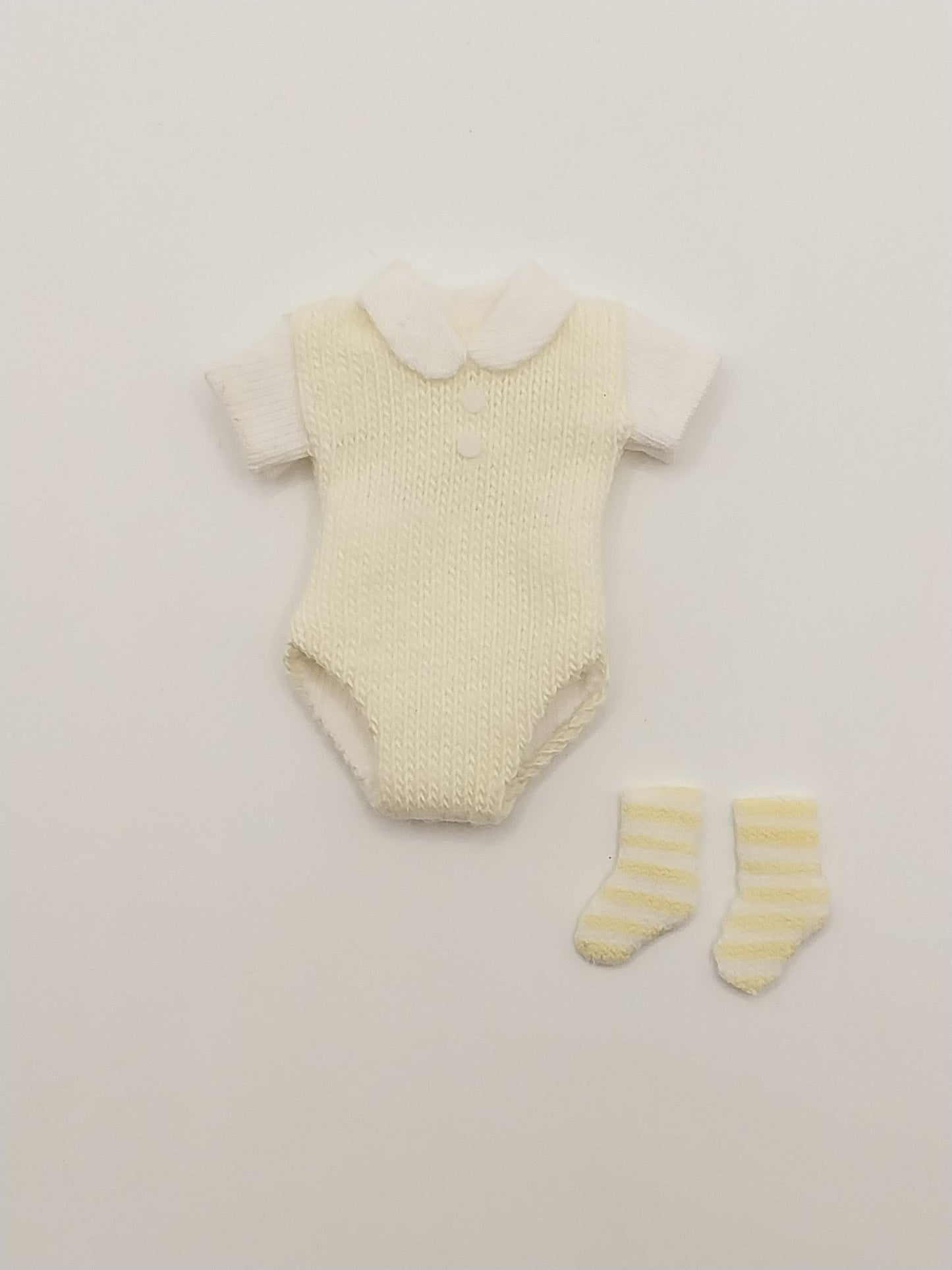 CPS0098, Baby Outfit With Socks, Yellow