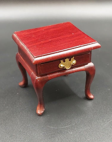 Queen Anne End Table, MH