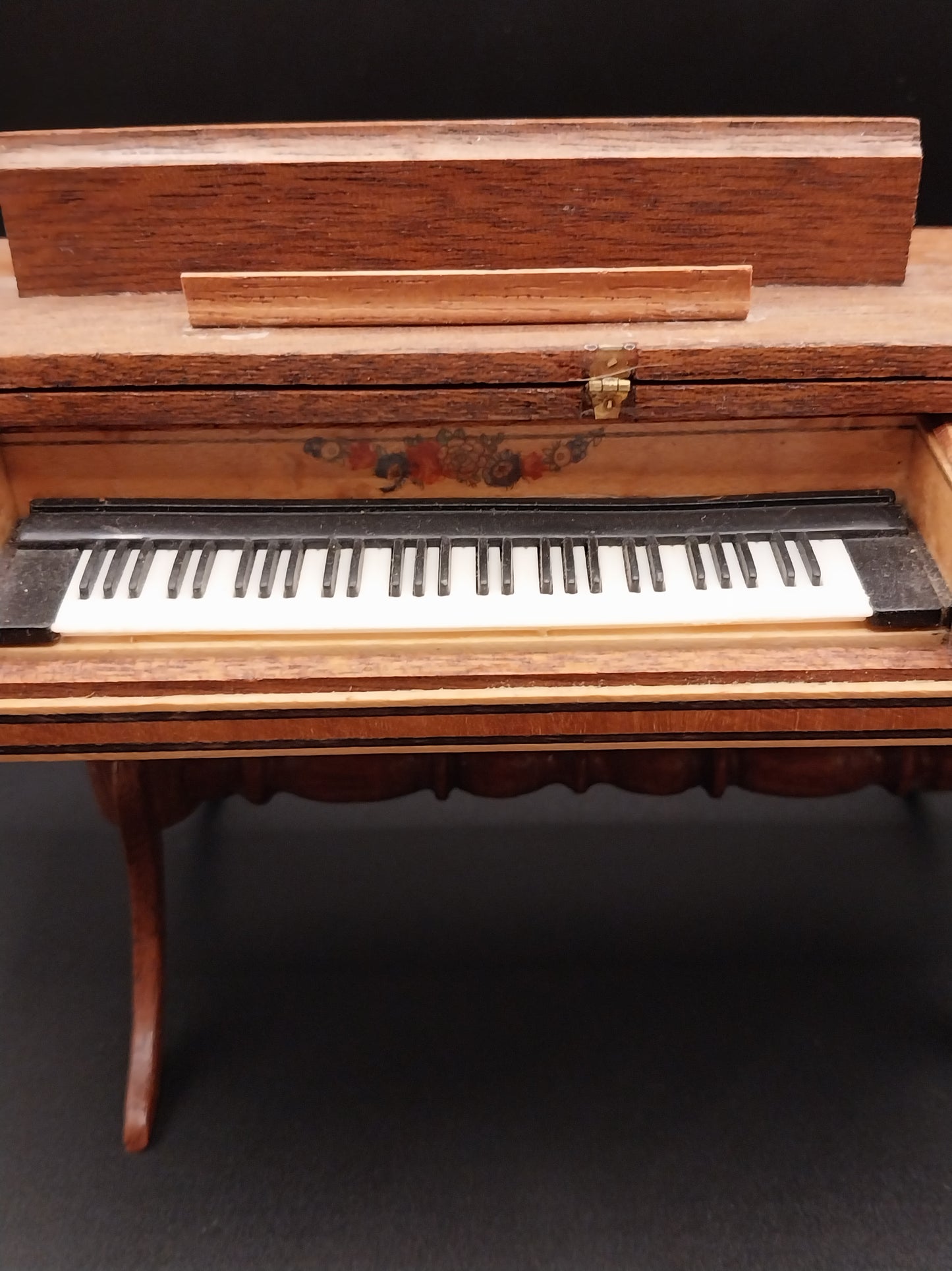 Harpsichord, Mell Prescott