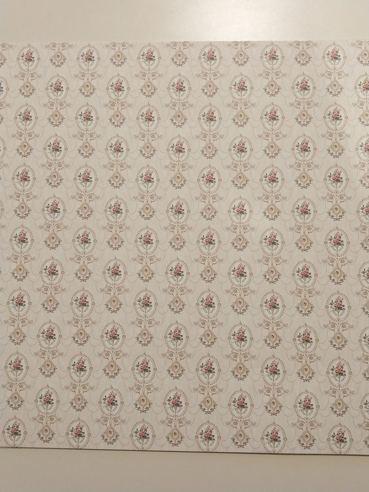Beige with Cameo Roses Wallpaper