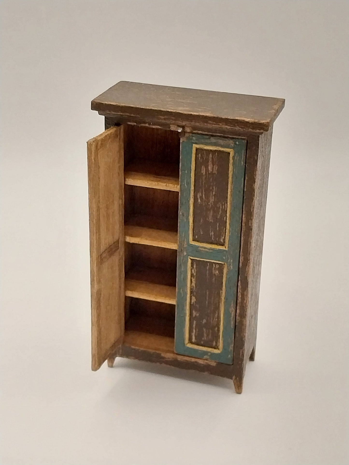 1/2" Scale Two Tone Wardrobe, Black & Teal