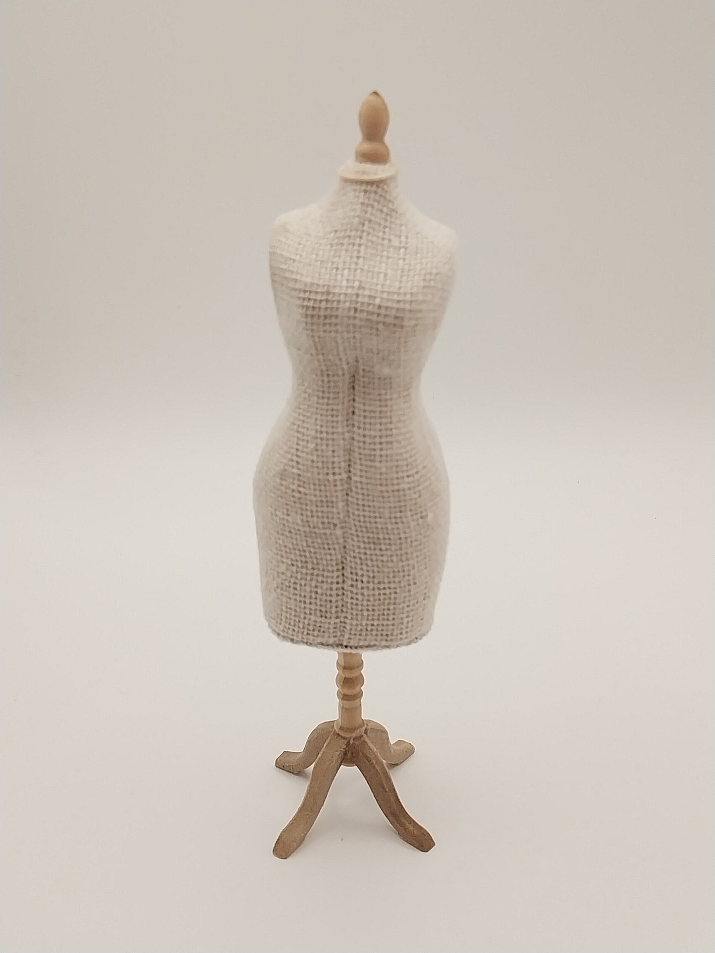 Mannequin, Unfinished