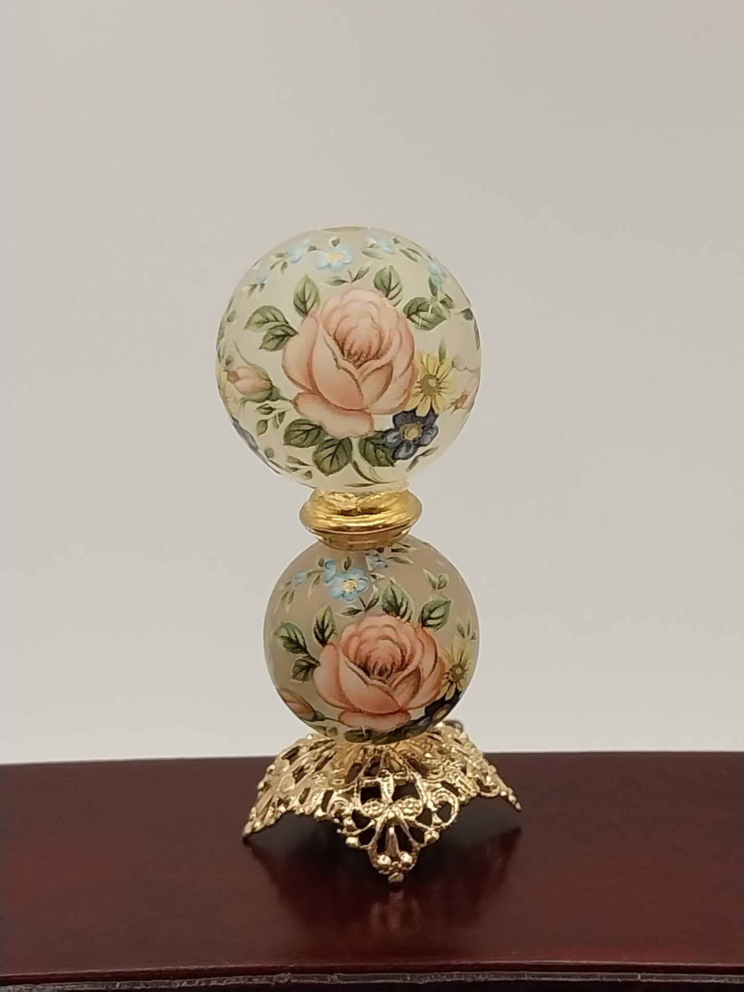 Vintage Victorian Gone With The Wind Lamp