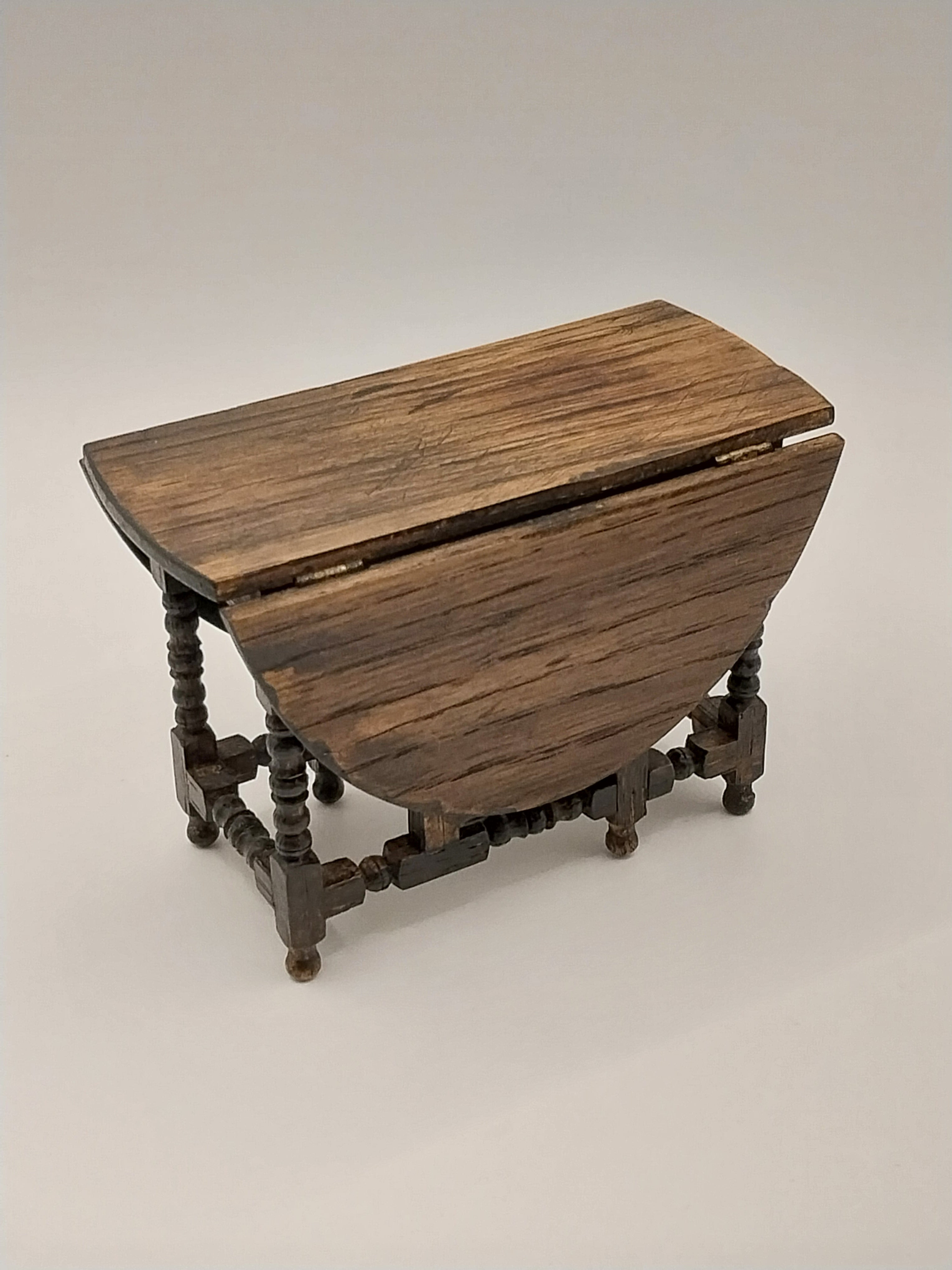 Tudor Gateleg Table – Miniature Designs, Inc.