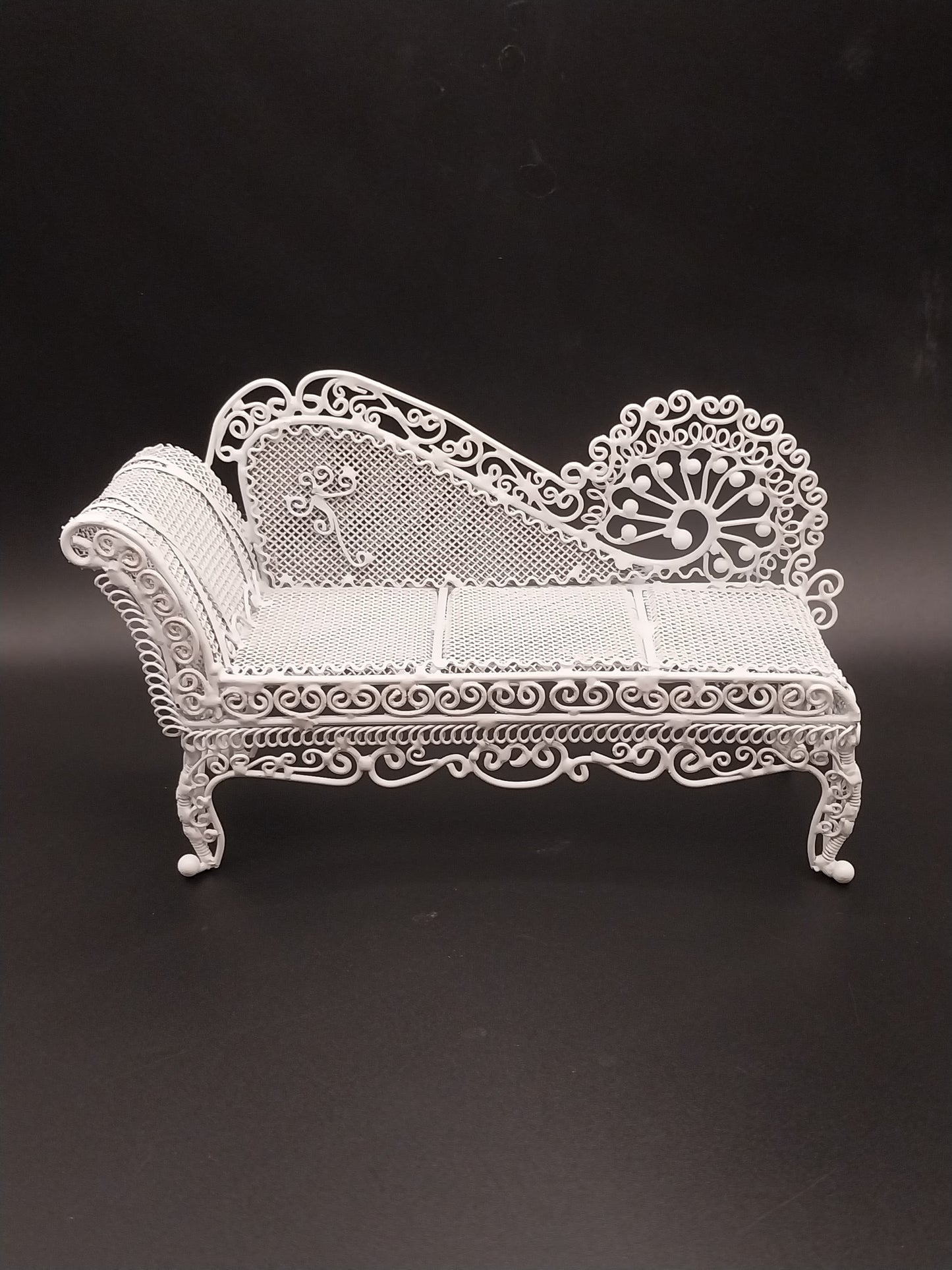 Wire Wicker Chaise, White