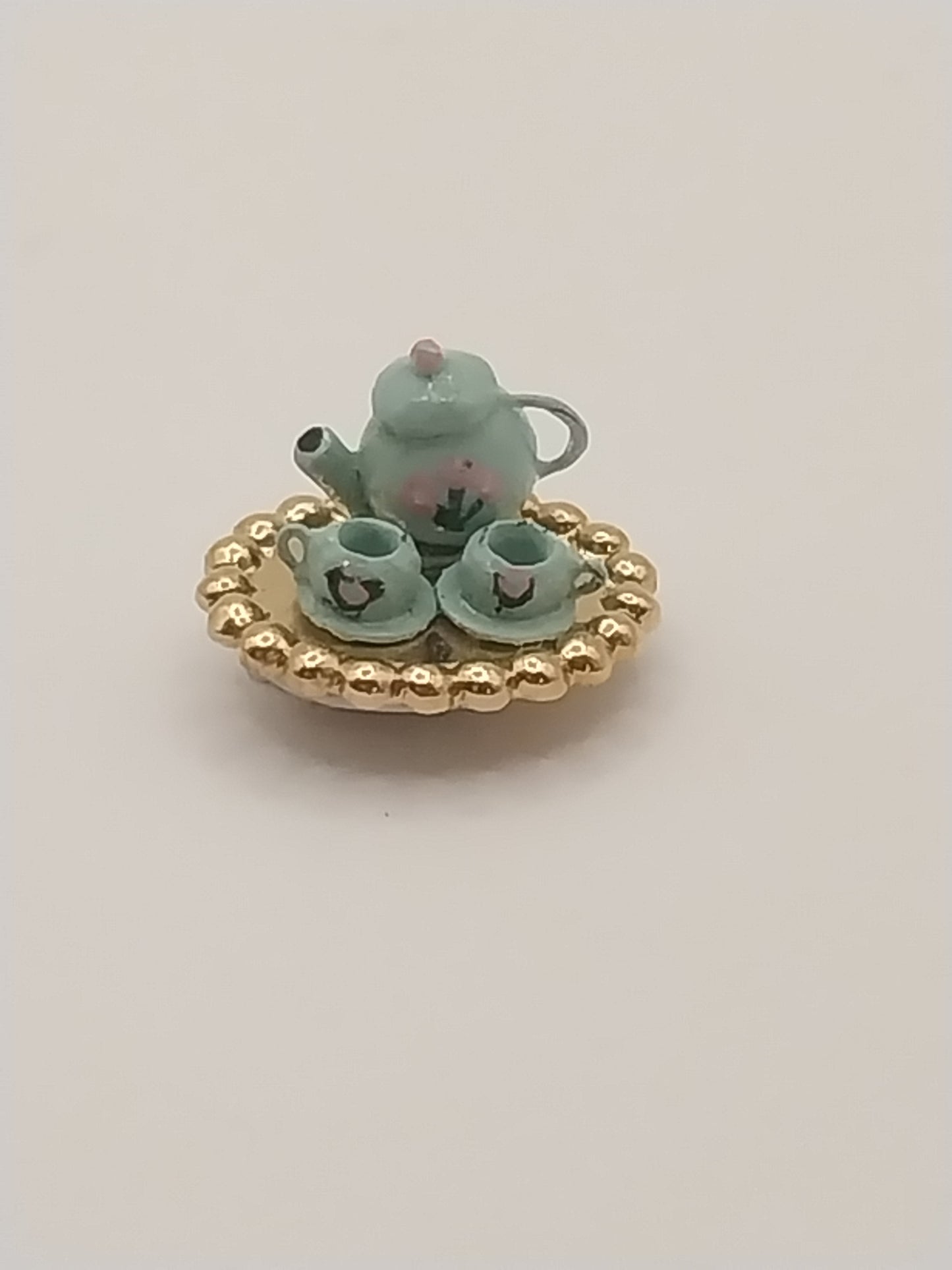 1/4" Scale Tea Table & Tea Set, Sculpted