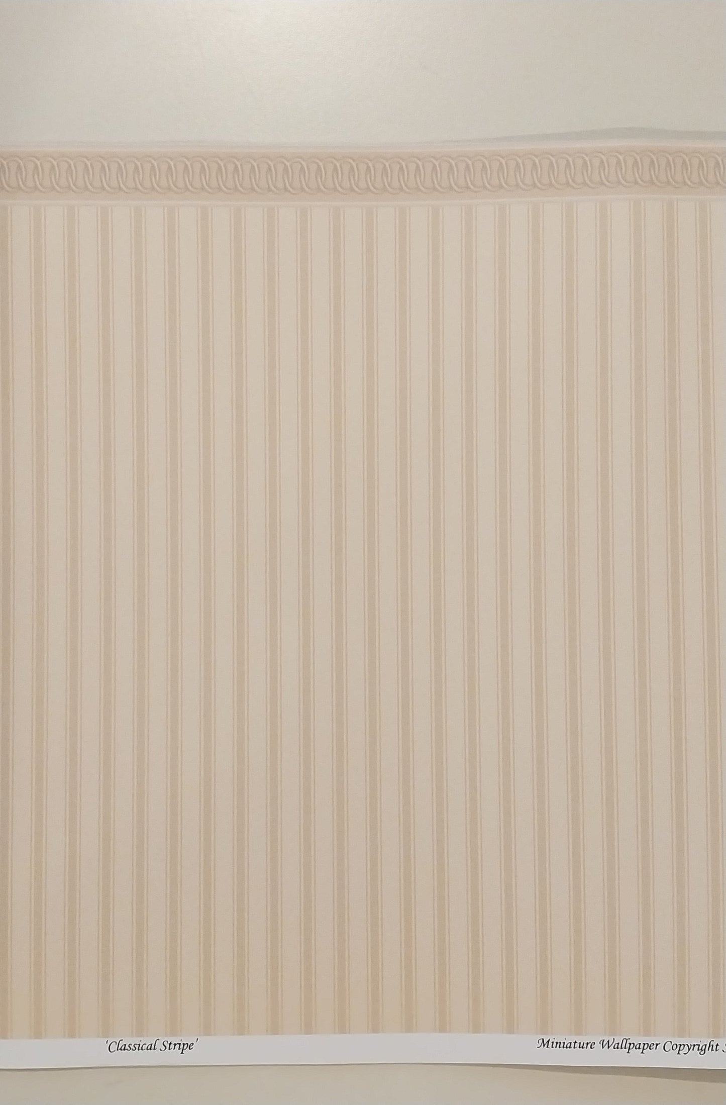 Classical Stripe, Gold Wallpaper