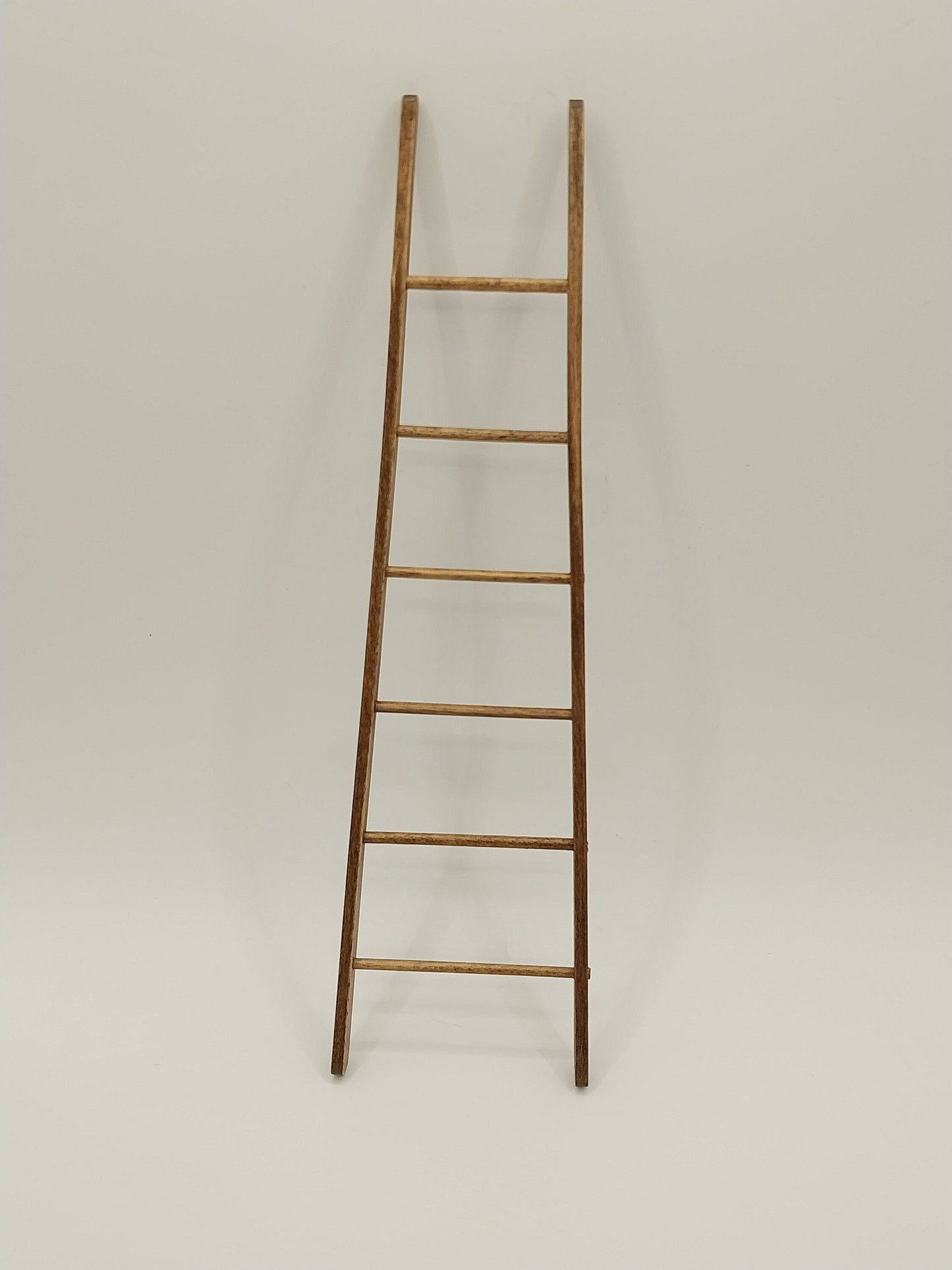 CEA264, Ladder, Antique
