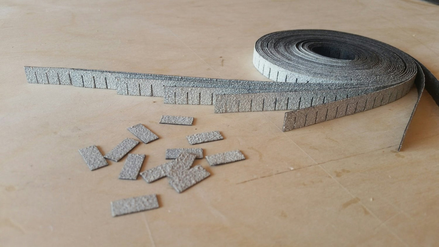 1/4" Scale Asphalt Shingle, Square, Frost White