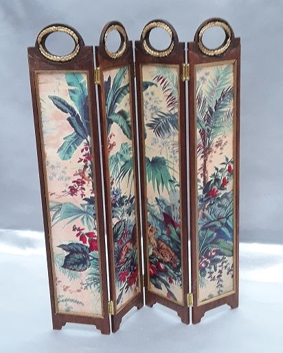 Screen, Obelish & Monk