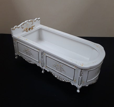 Grand Traditional Victorian Bathtub, White