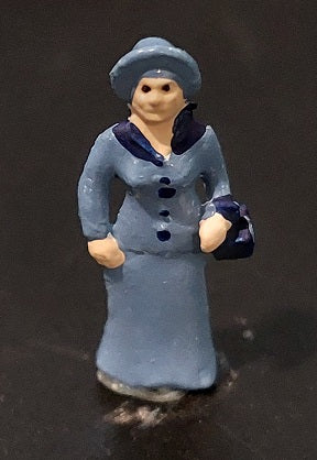 1/144" Scale Older Woman, Old Fashion
