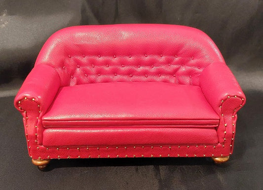 1800 Club Sofa, Walnut/Christmas Red