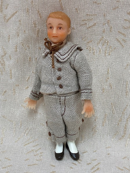 Resin Doll, Nicholas Drummond, Disc.