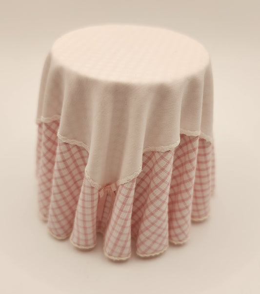 CBB996, Double Skirted Table White Over Pink