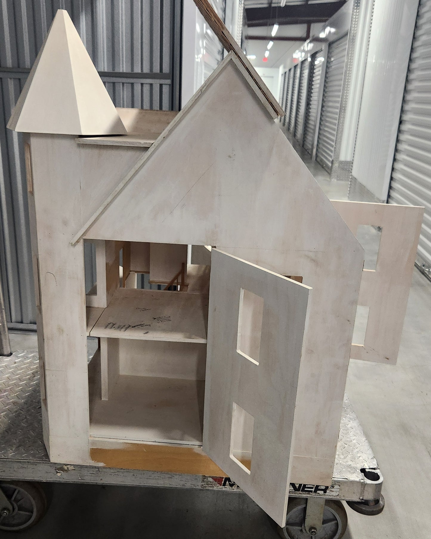 Lawbre, Shadow Cliff Dollhouse Shell with Components