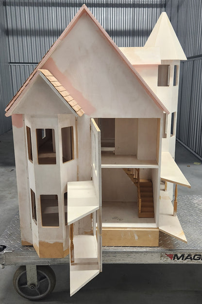 Lawbre, Shadow Cliff Dollhouse Shell with Components