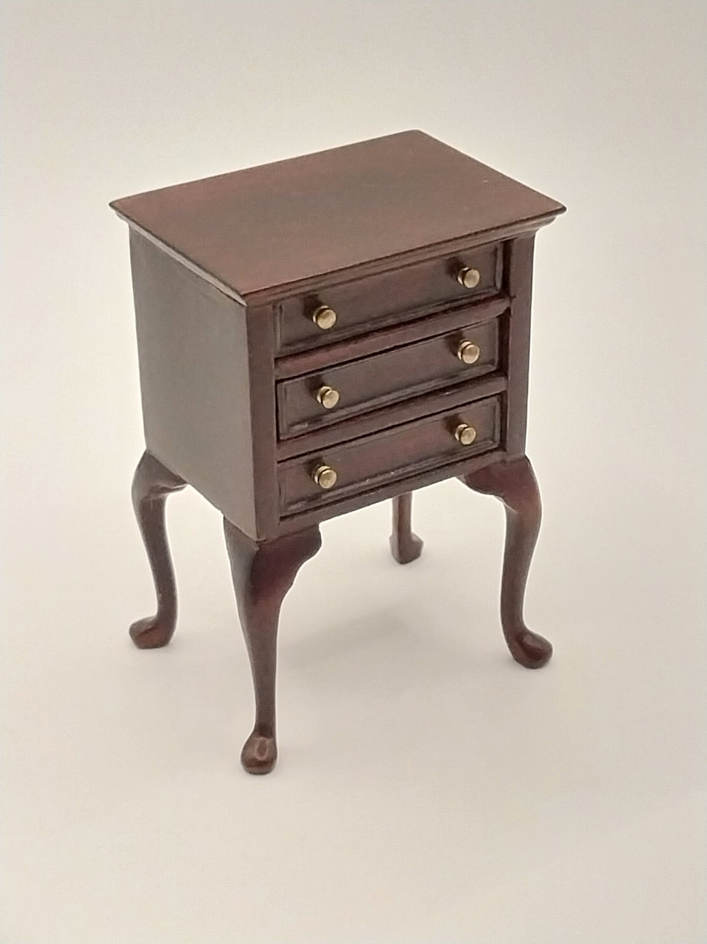 Traditional Nightstand, Mahogany