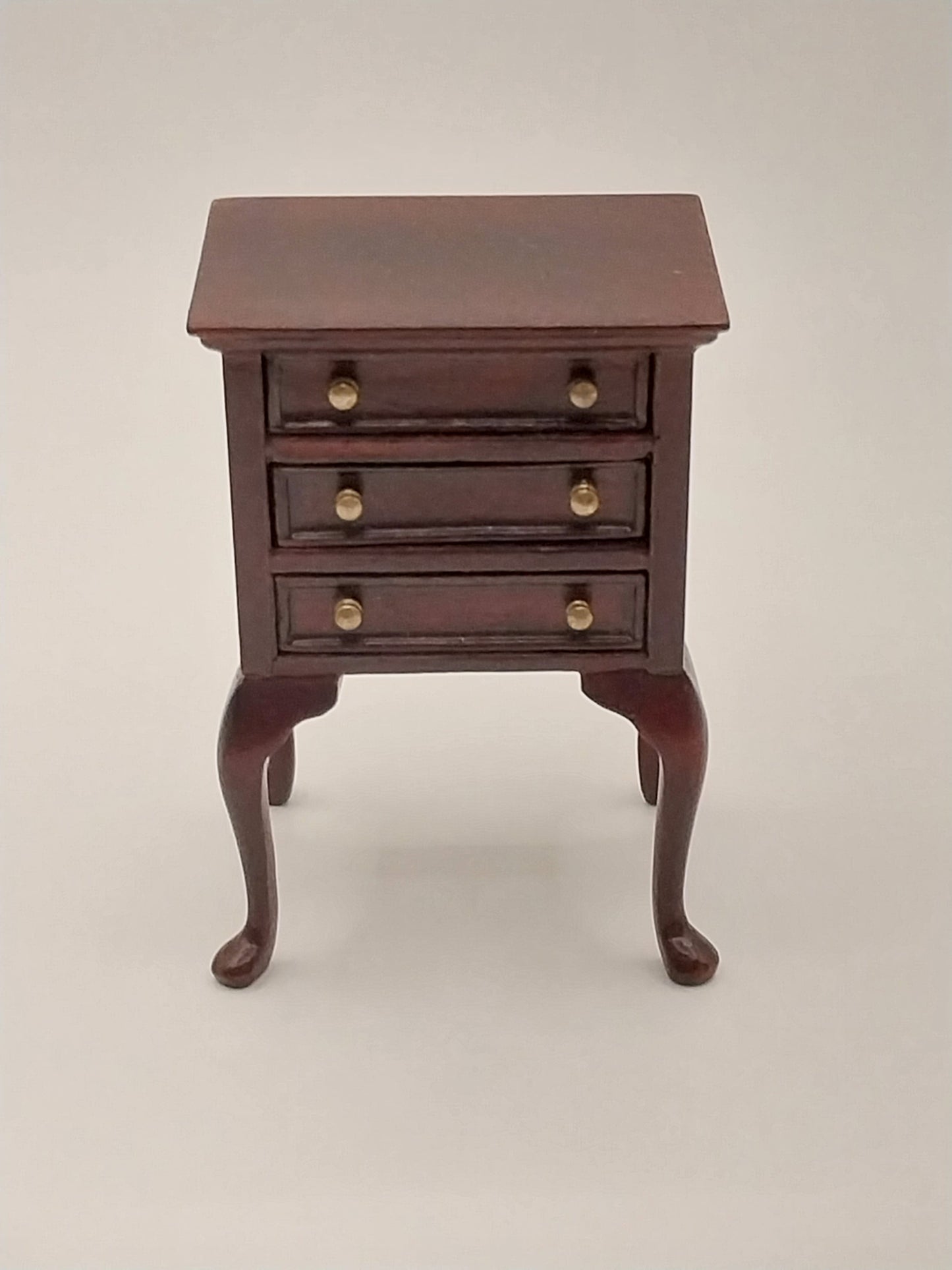Traditional Nightstand, Mahogany