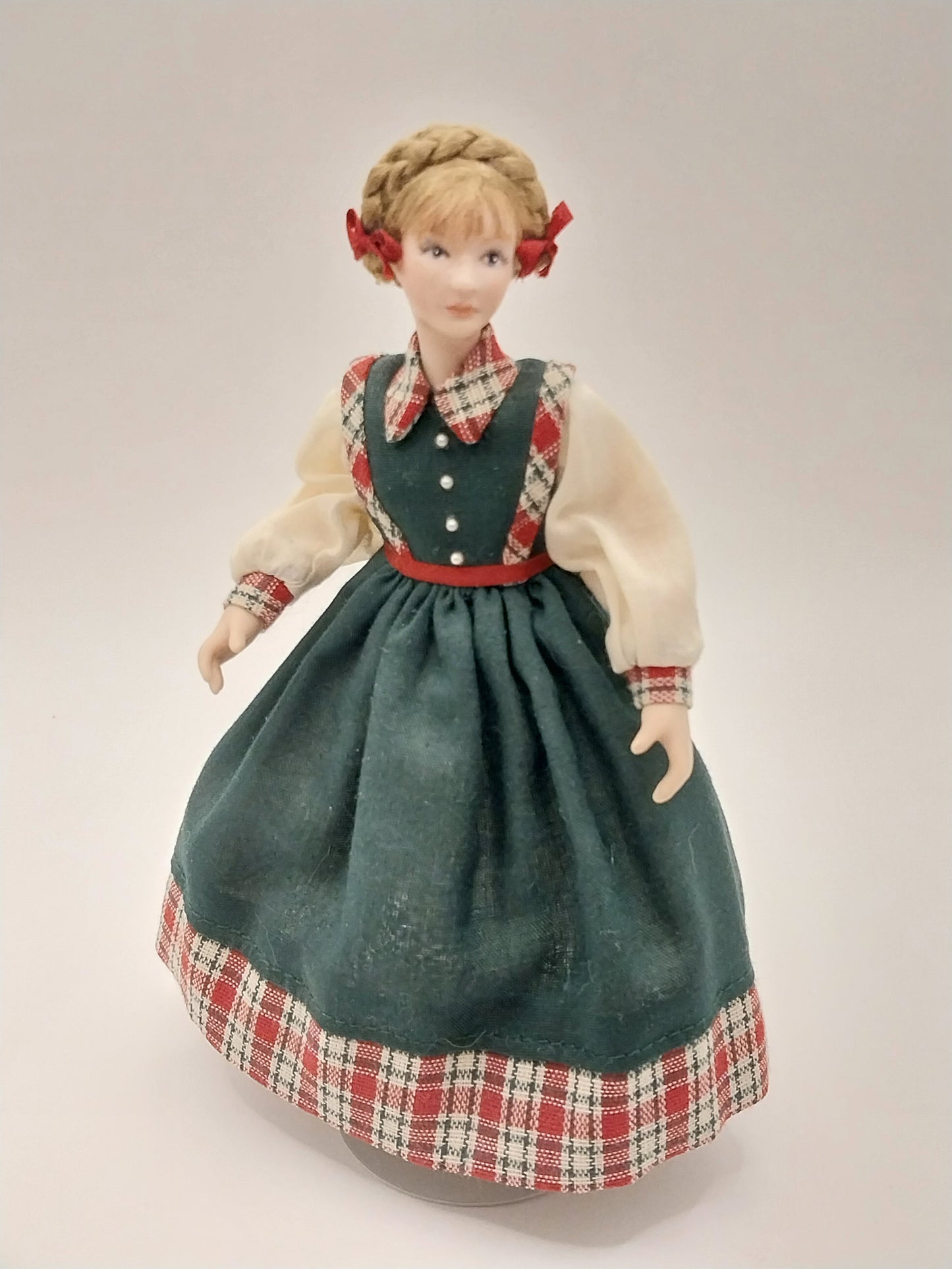 Mother & Daughter Porcelain Doll, Green Plaid