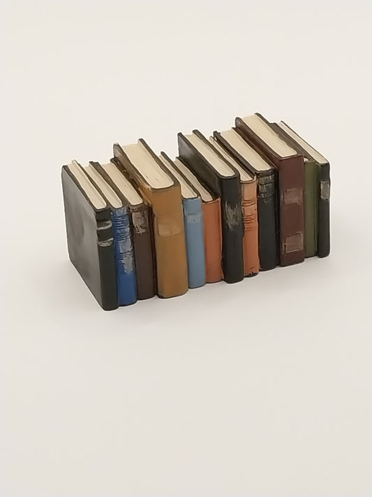 CRH964, Row Of Worn Books