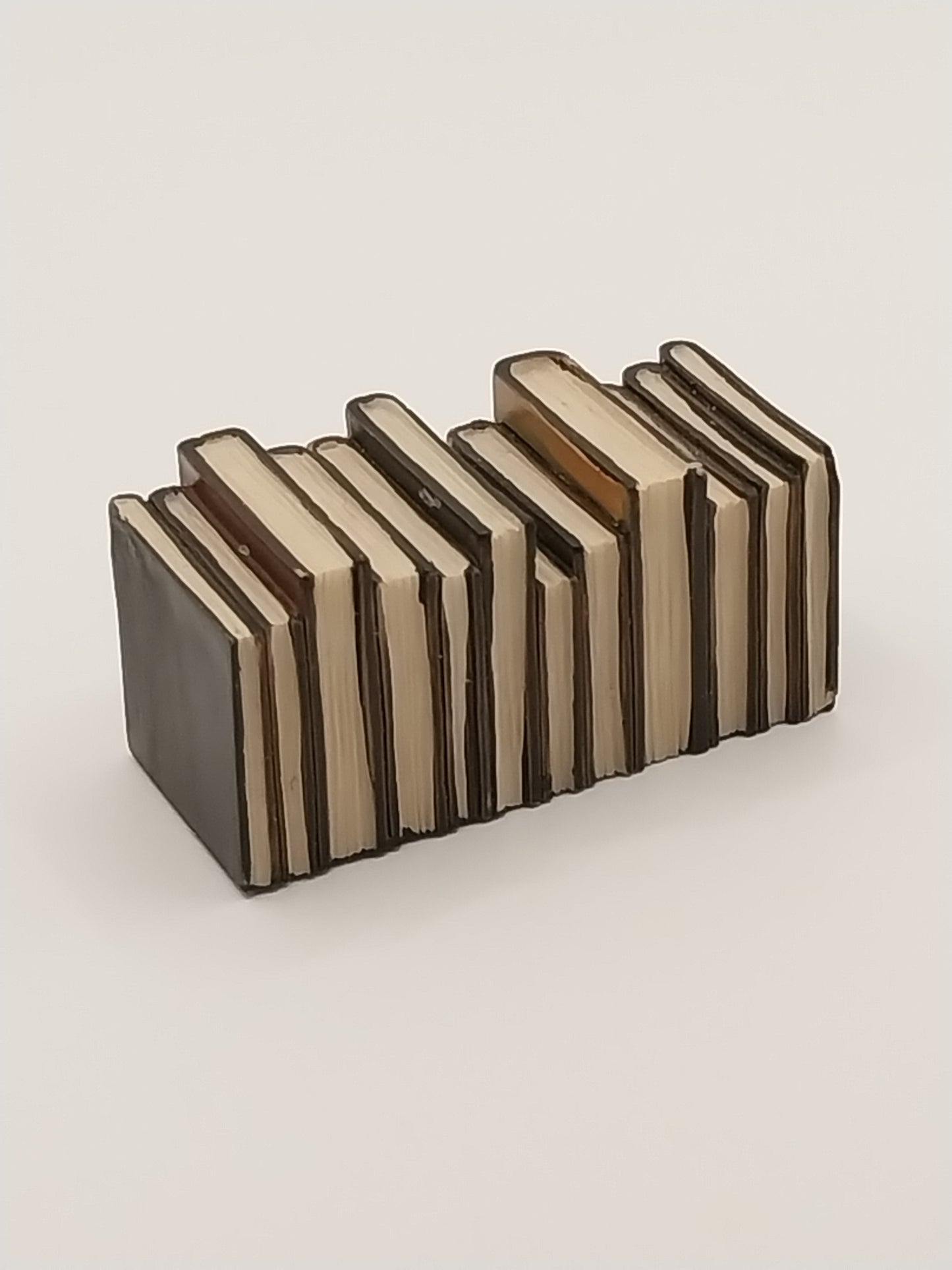 CRH964, Row Of Worn Books