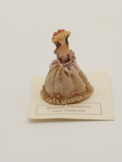 CRH945, Victorian Lady Figurine, Peach