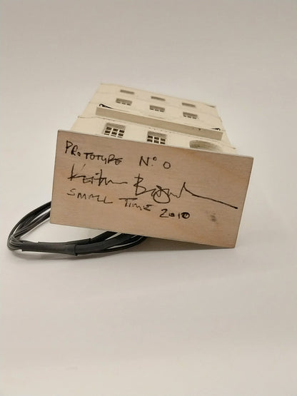 1/144" Scale Dollhouse, Electrified