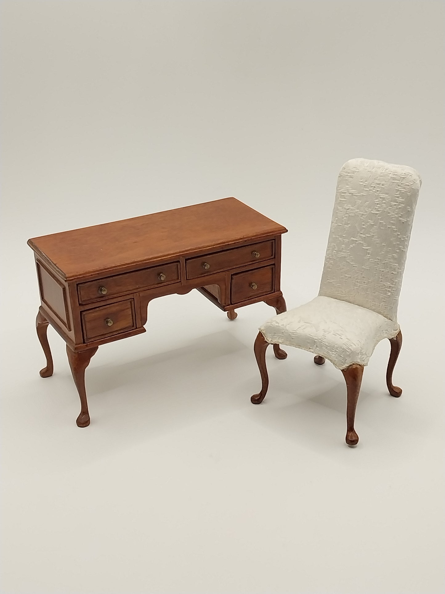 CRH343, Traditional Desk & Chair, New Walnut