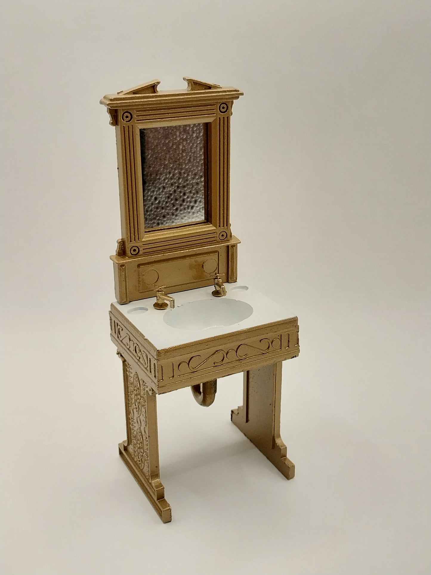 Victorian Reproduction of a Victorian 3pc Bathroom Set