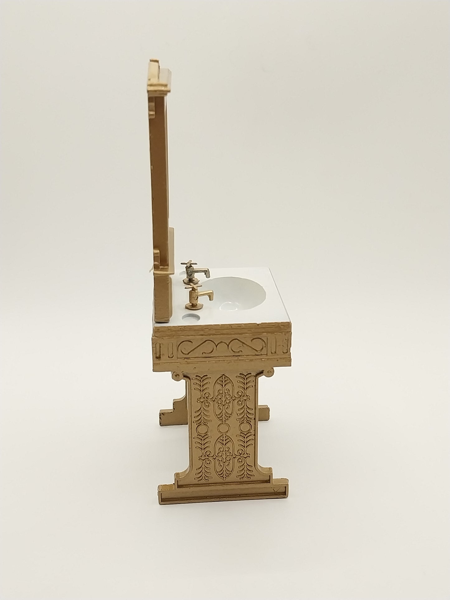 Victorian Reproduction of a Victorian 3pc Bathroom Set