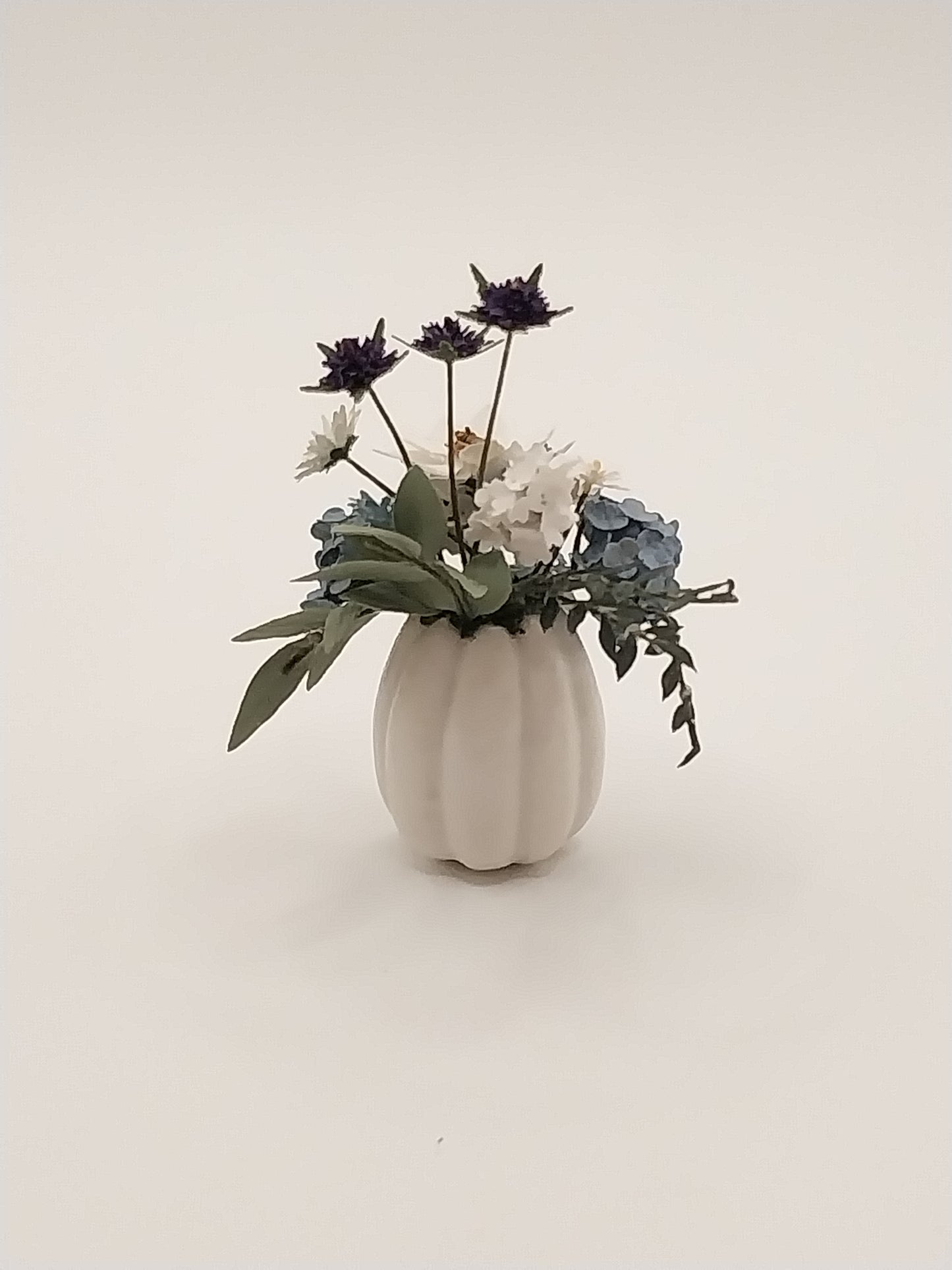 Flower Arrangement In Vase, Poinsettia & Hydrangea