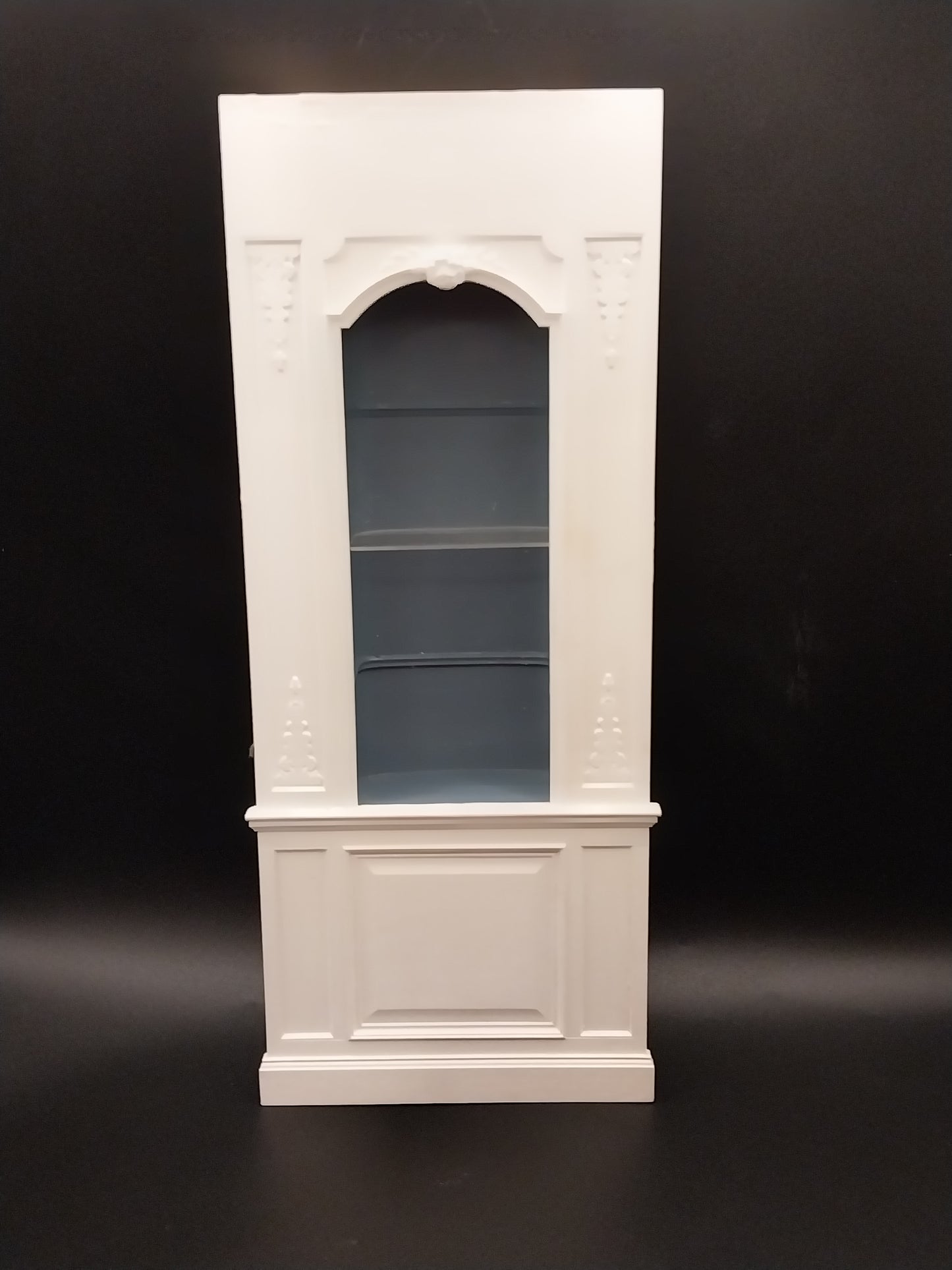 CJB192, White Corner Cabinet With Light & Shelves