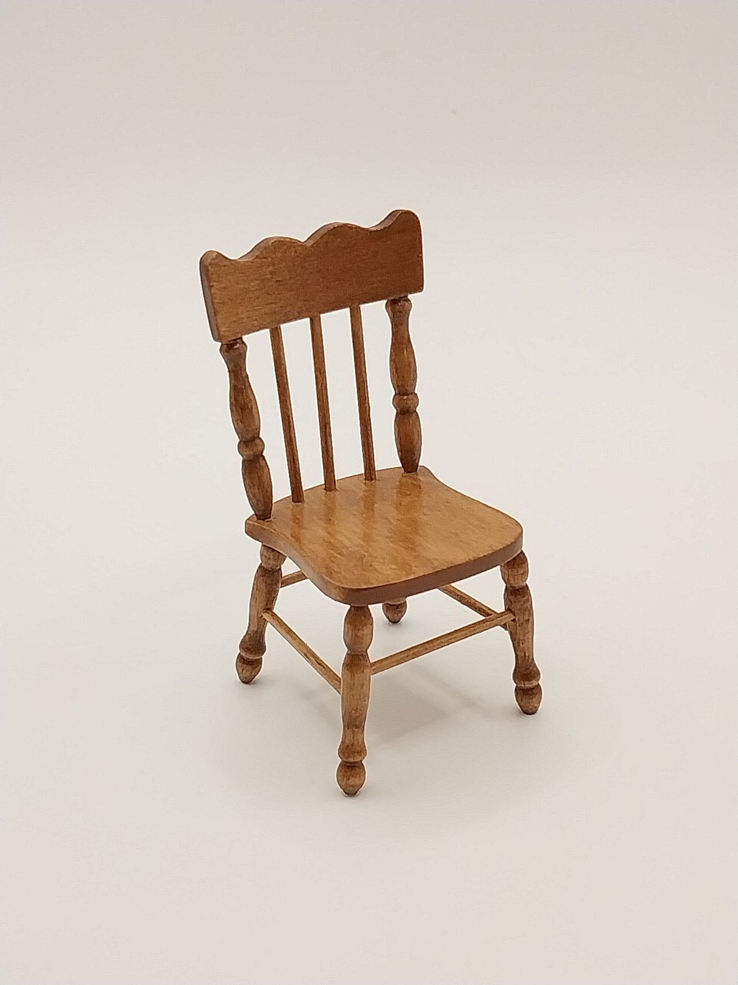 Colonial Child Table With 2 Chairs, Golden Maple