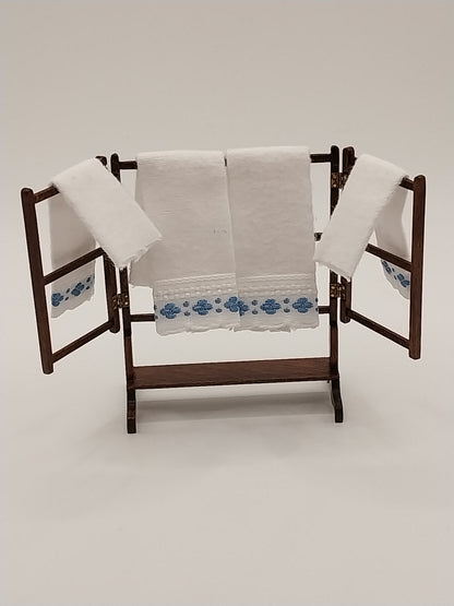 Towel Rack With Towels