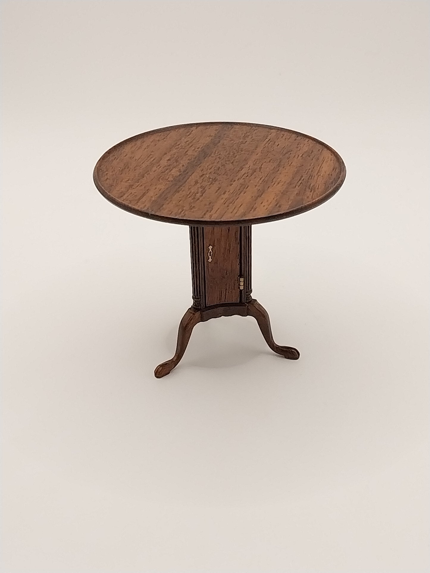 Tea Table With Tilt Top Latching