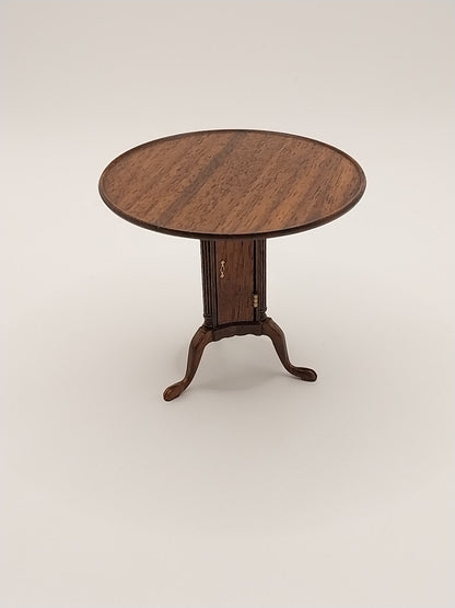Tea Table With Tilt Top Latching