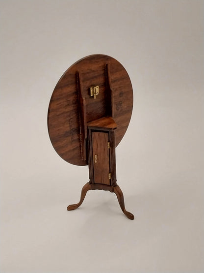 Tea Table With Tilt Top Latching