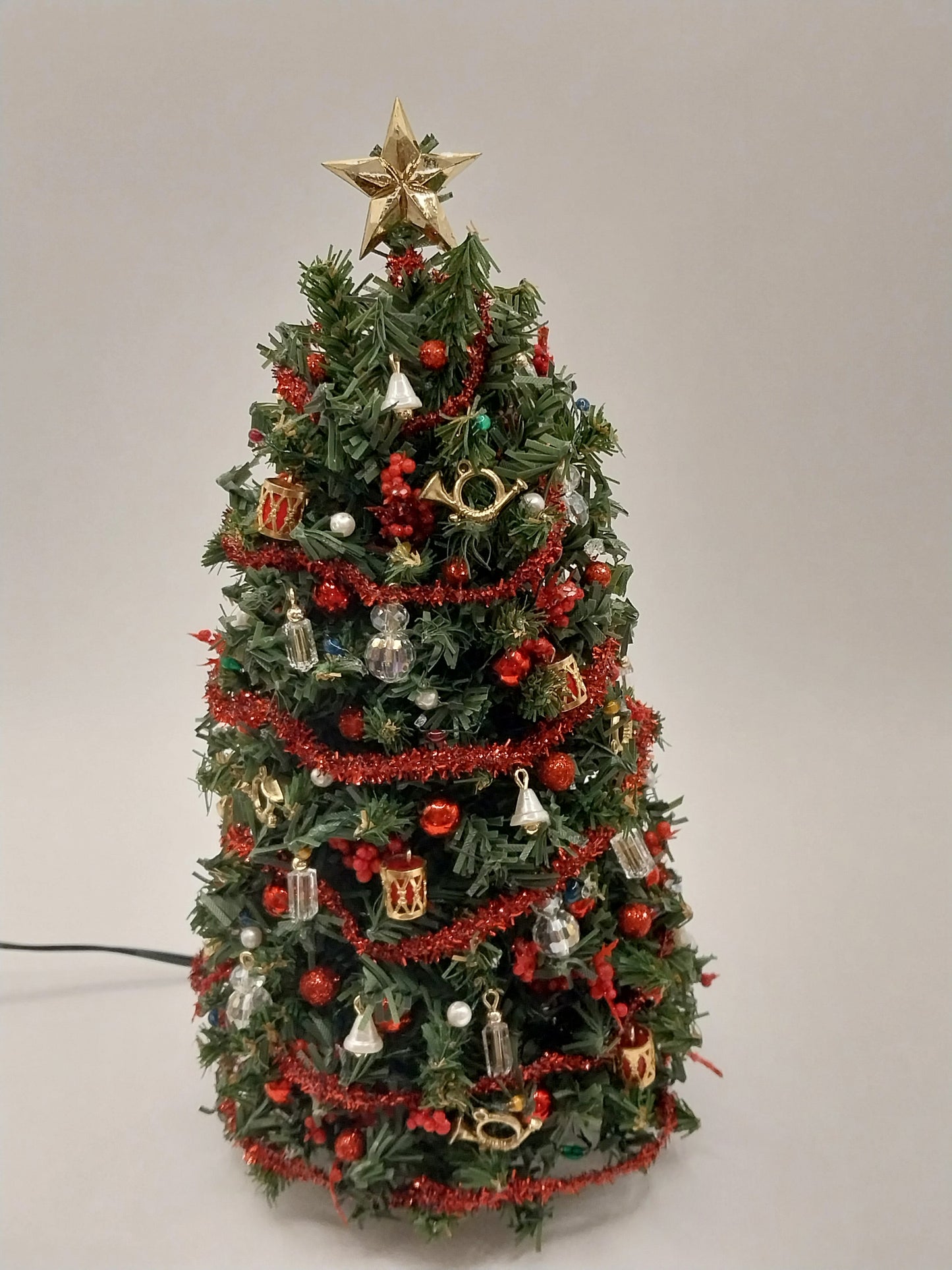 Working Christmas Tree, Red & Drums