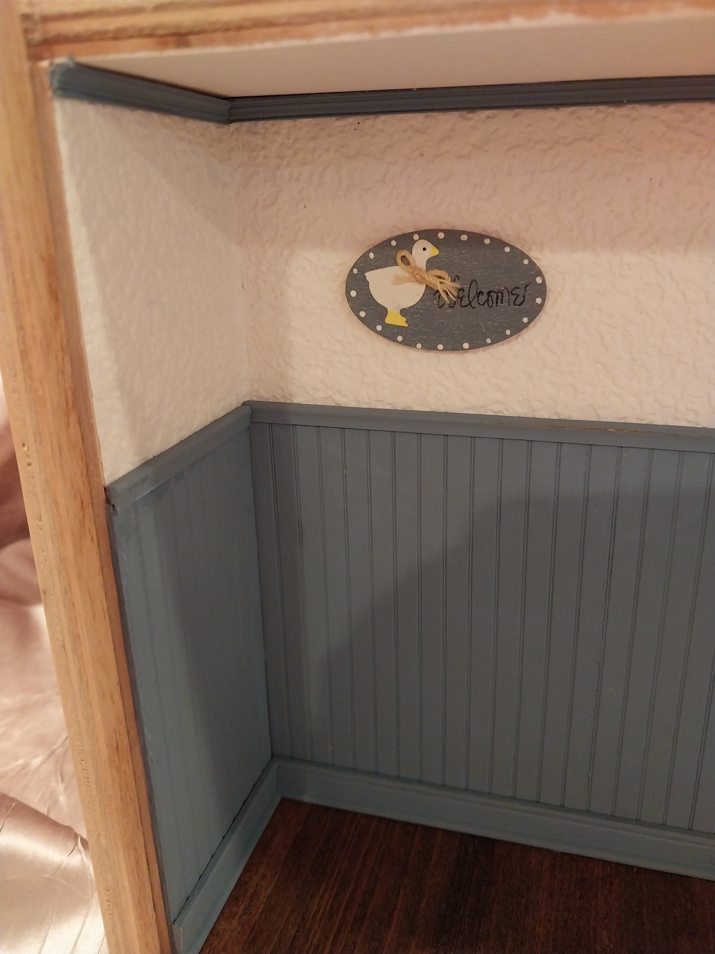 Dove Tailed Colonial Room Box