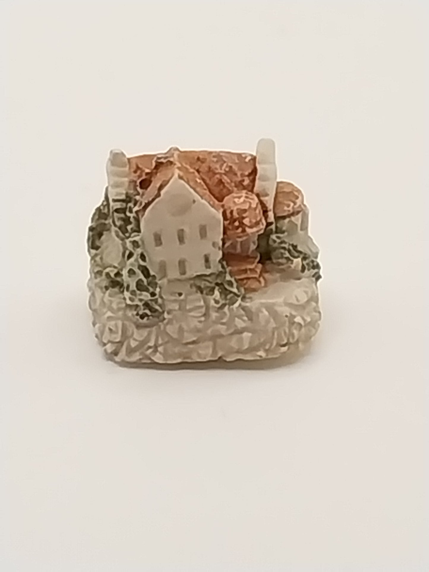 Tiny Figurine, Church